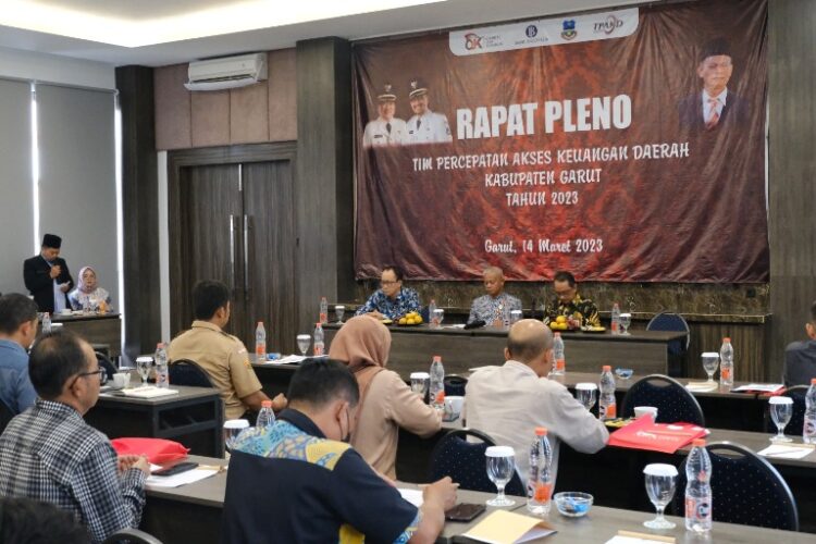 Sekda Garut Pimpin Rapat Pleno TPAKD Kabupaten Garut Tahun 2023