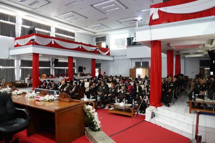 Bupati Hingga Forkopimda Kabupaten Garut Mendengarkan Pidato Kenegaraan Presiden Republik Indonesia