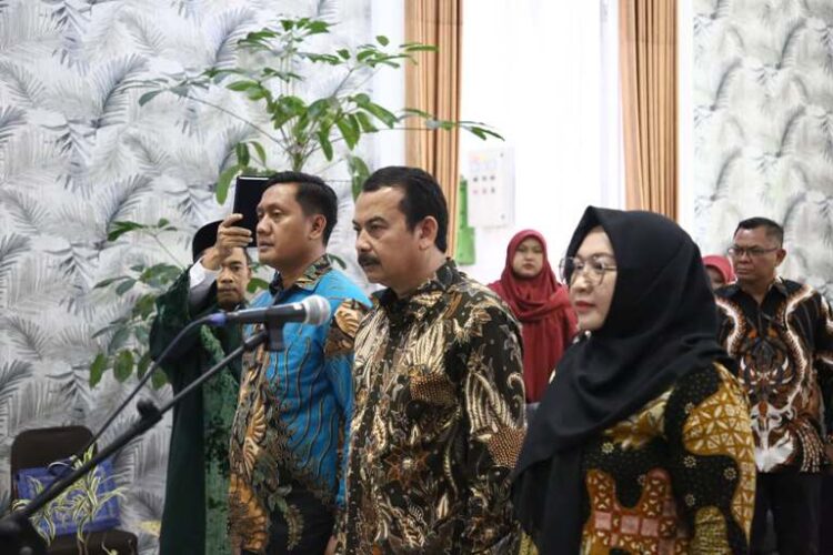Pj. Bupati Garut Lantik Dewan Pengawas Perumda BPR Garut Masa Jabatan 2025-2029