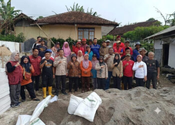 Pilar Sosial Dinsos Garut Bergerak, Bantu Perbaikan Hunian Warga Cilawu